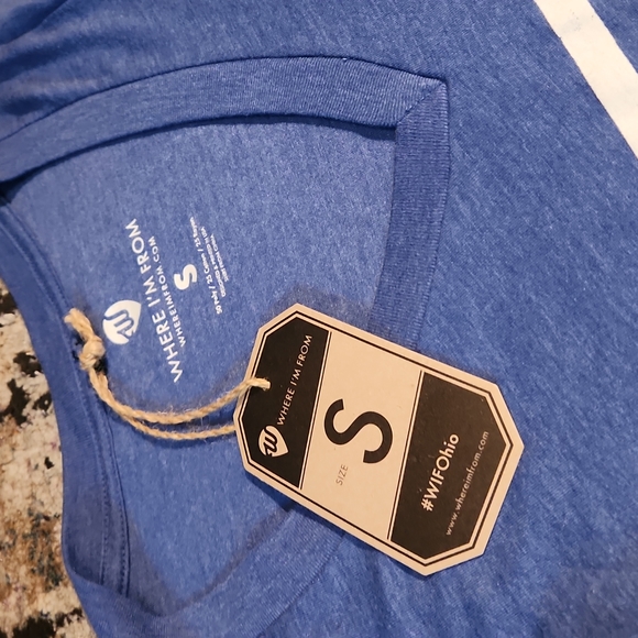 ⚫️NWT where I'm from cleveland v neck - Picture 3 of 3